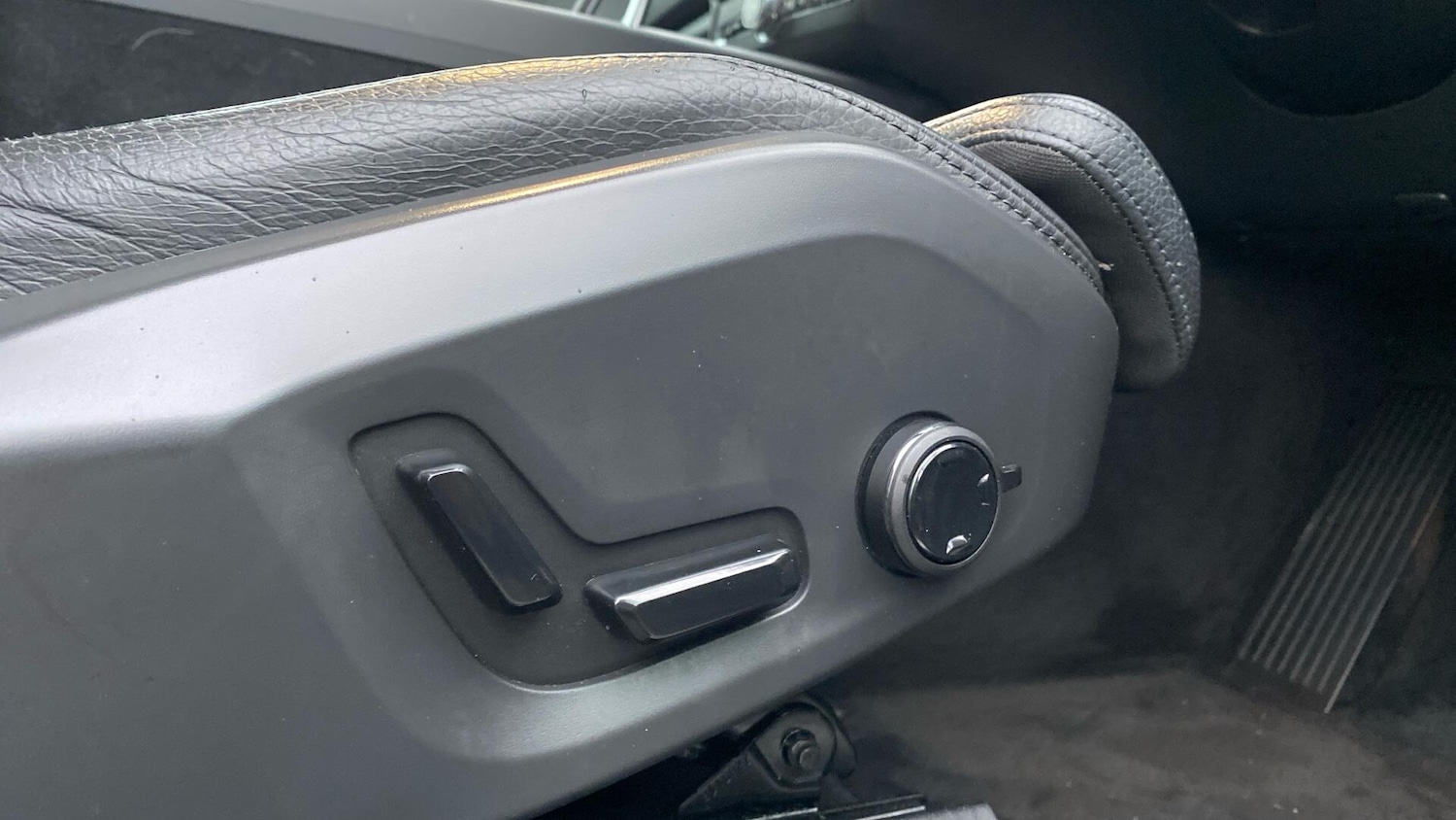 Used Volvo XC60 2023 for sale - 77230067: Photo 30