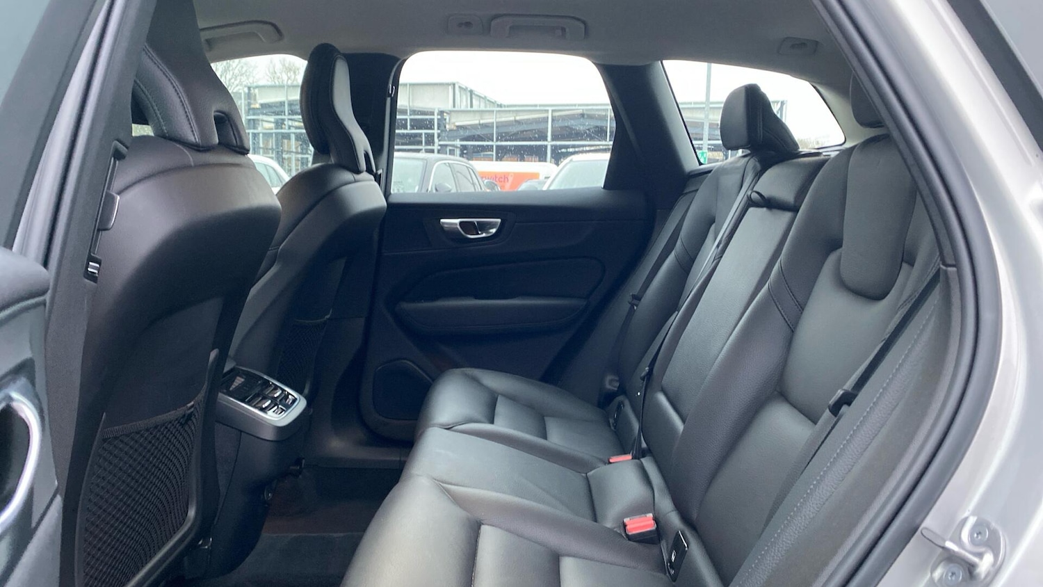 Used Volvo XC60 2023 for sale - 77230067: Photo 33