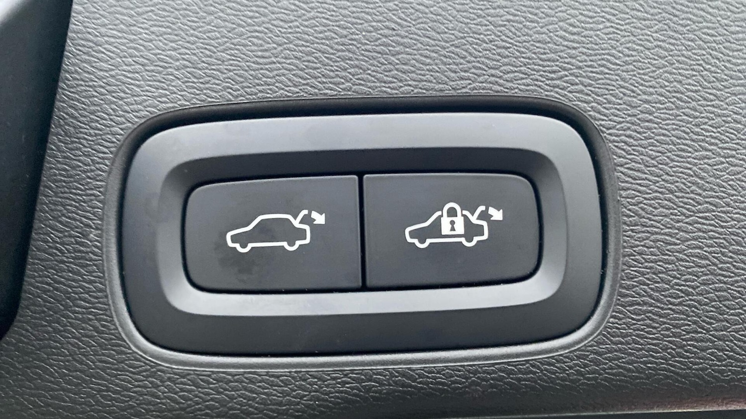 Used Volvo XC60 2023 for sale - 77230067: Photo 35