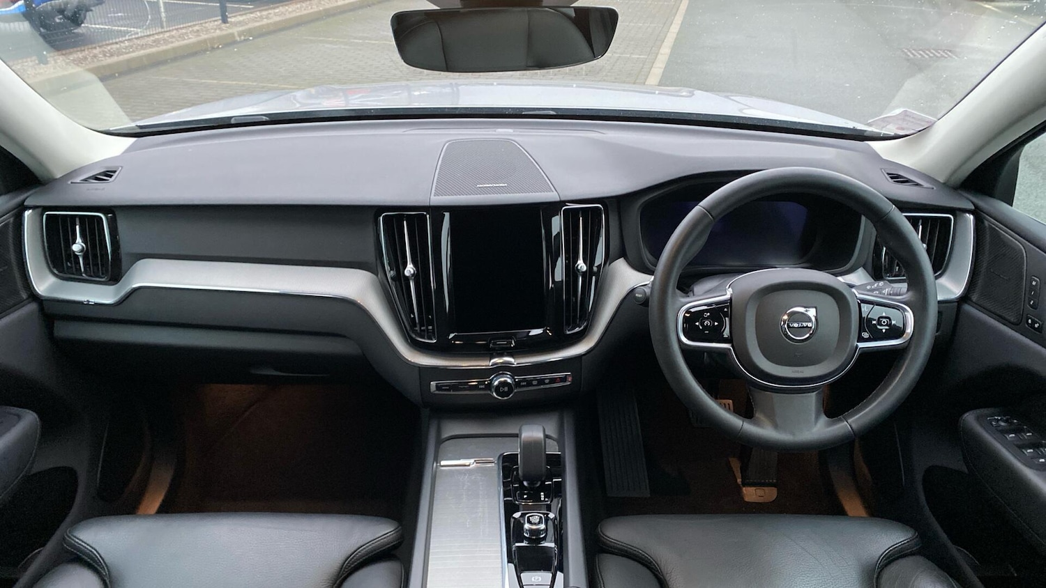 Used Volvo XC60 2023 for sale - 77230067: Photo 5