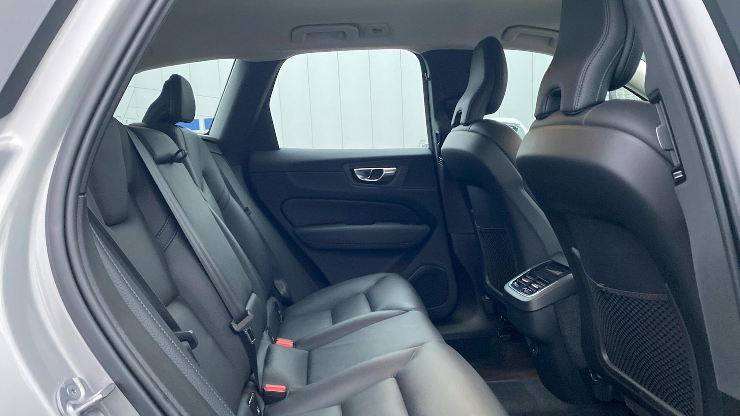 Used Volvo XC60 2023 for sale - 77230067: Photo 6