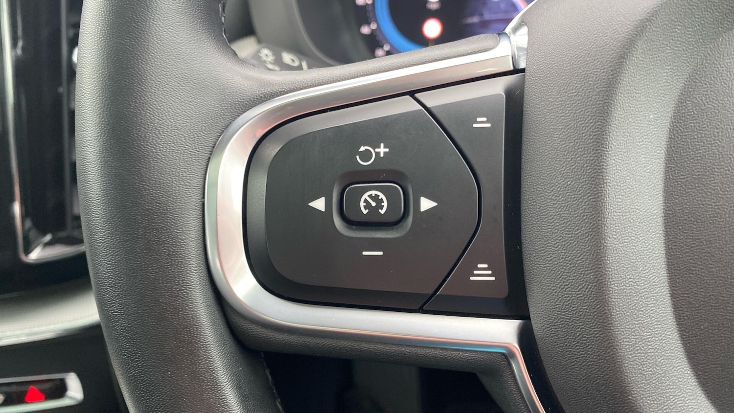 Used Volvo XC60 2023 for sale - 77612153: Photo 15