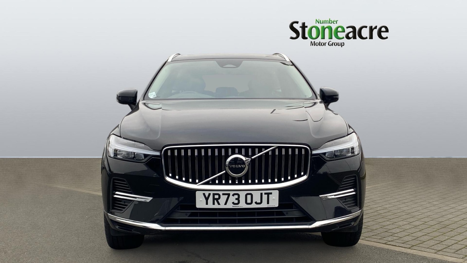 Used Volvo XC60 2023 for sale - 77612153: Photo 2