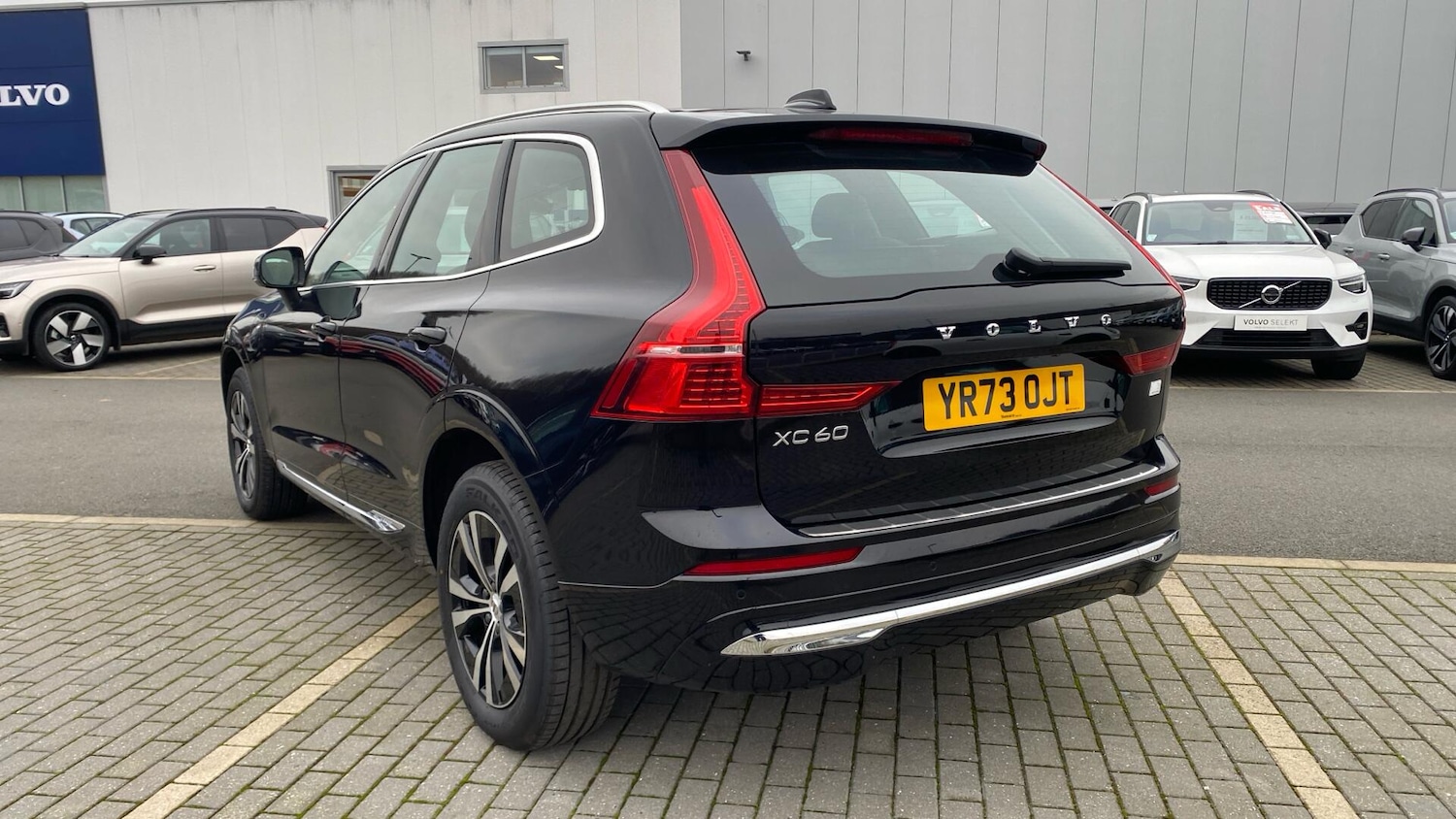 Used Volvo XC60 2023 for sale - 77612153: Photo 5