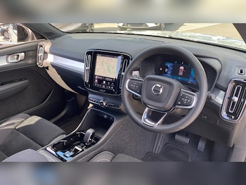 Used Volvo XC40 2026 for sale - 79441260: Photo