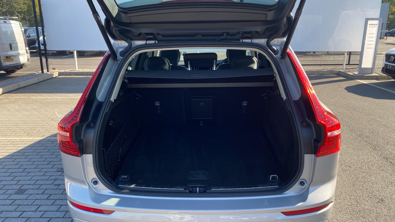 Used Volvo XC60 2023 for sale - 76099359: Photo 15