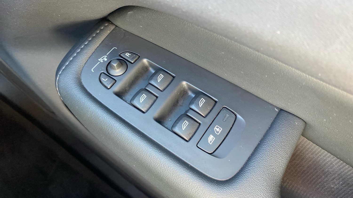 Used Volvo XC60 2023 for sale - 76099359: Photo 26