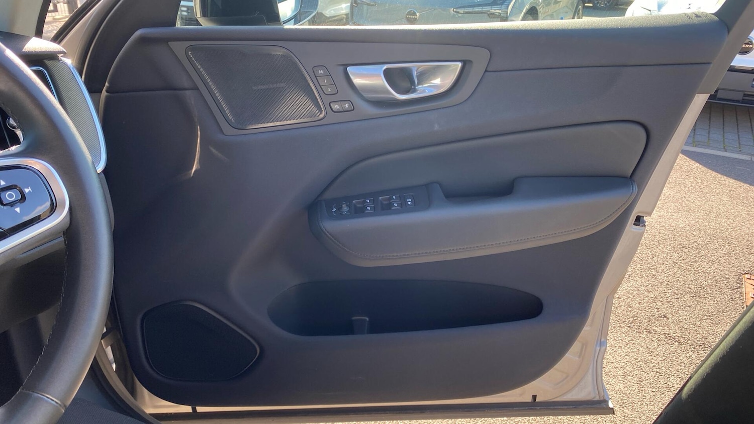 Used Volvo XC60 2023 for sale - 76099359: Photo 31