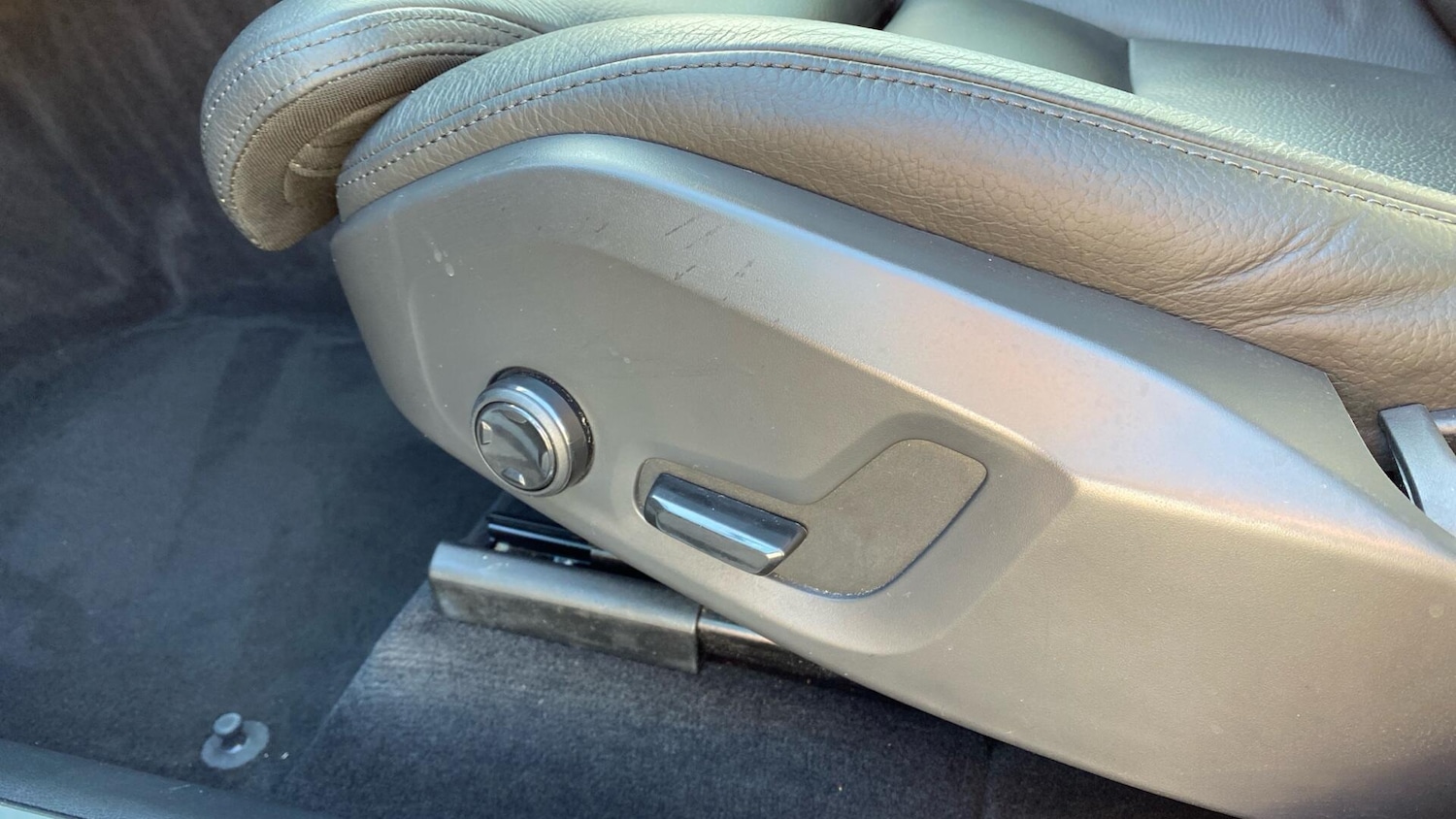 Used Volvo XC60 2023 for sale - 76099359: Photo 42
