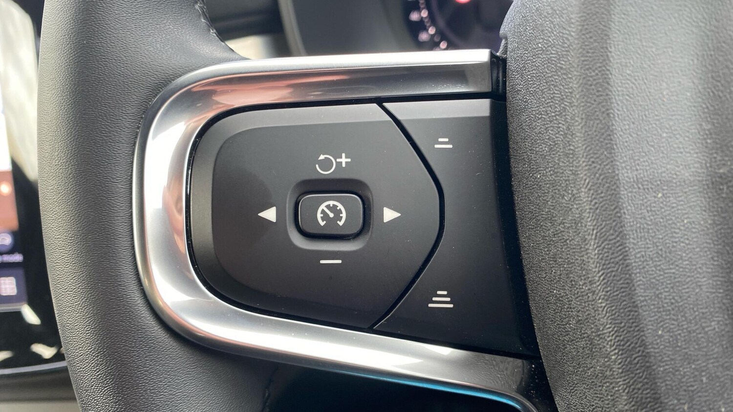 Used Volvo XC40 for sale - 77753967: Photo 17