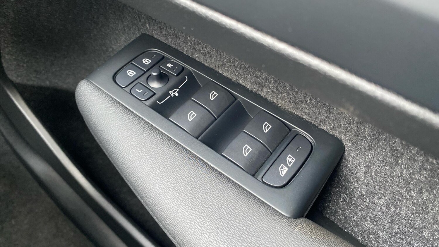 Used Volvo XC40 for sale - 77753967: Photo 20