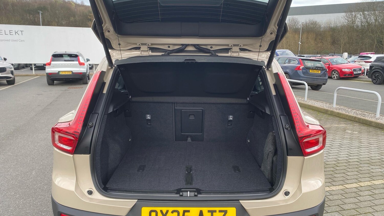 Used Volvo XC40 for sale - 77753967: Photo 37