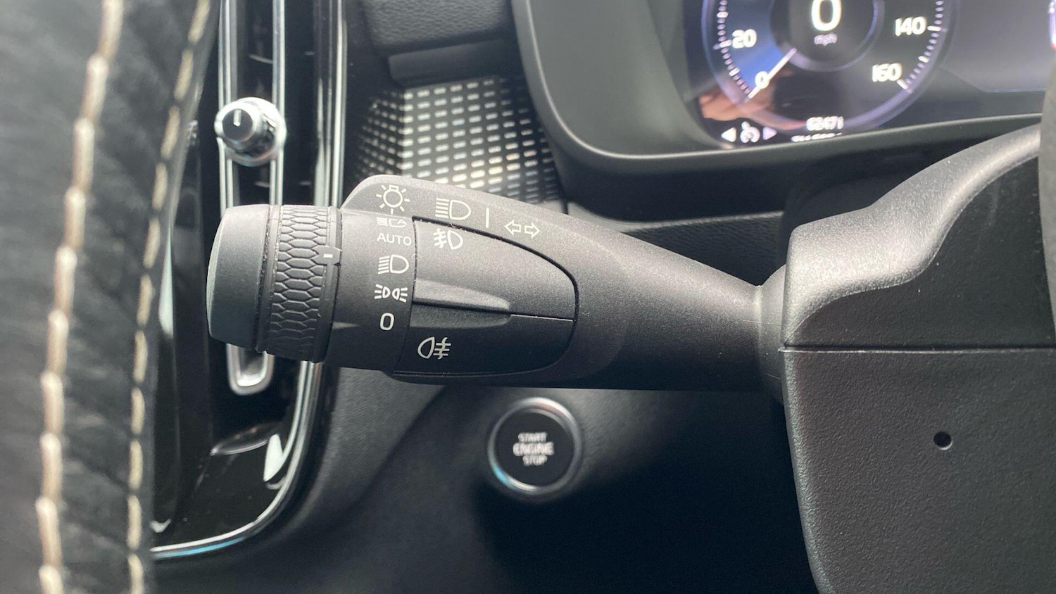 Used Volvo XC40 2019 for sale - 77120190: Photo 34