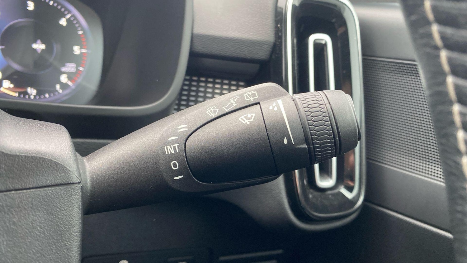 Used Volvo XC40 2019 for sale - 77120190: Photo 35