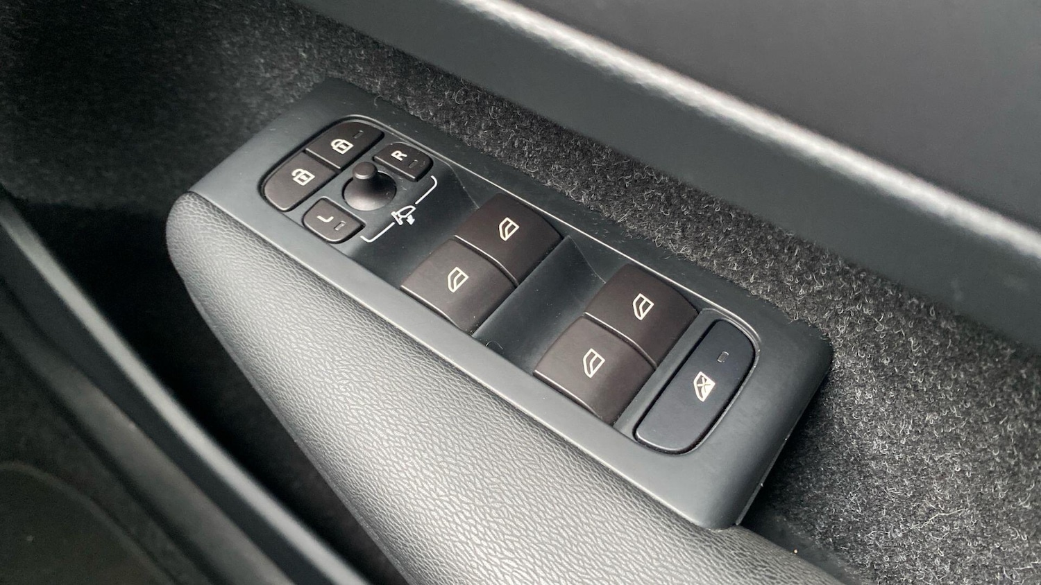 Used Volvo XC40 2019 for sale - 77120190: Photo 36