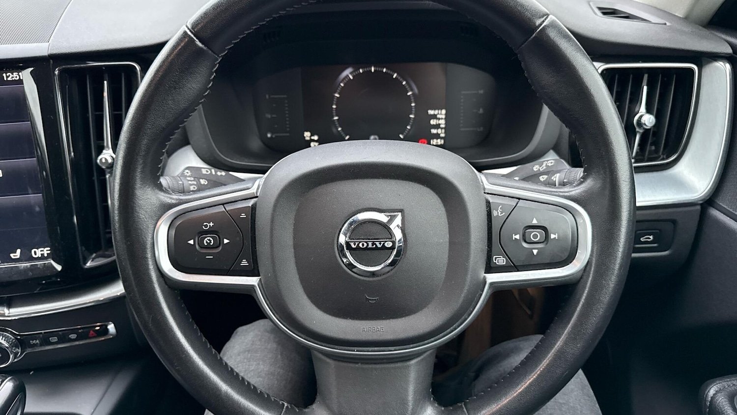 Used Volvo XC60 2018 for sale - 77060414: Photo 10