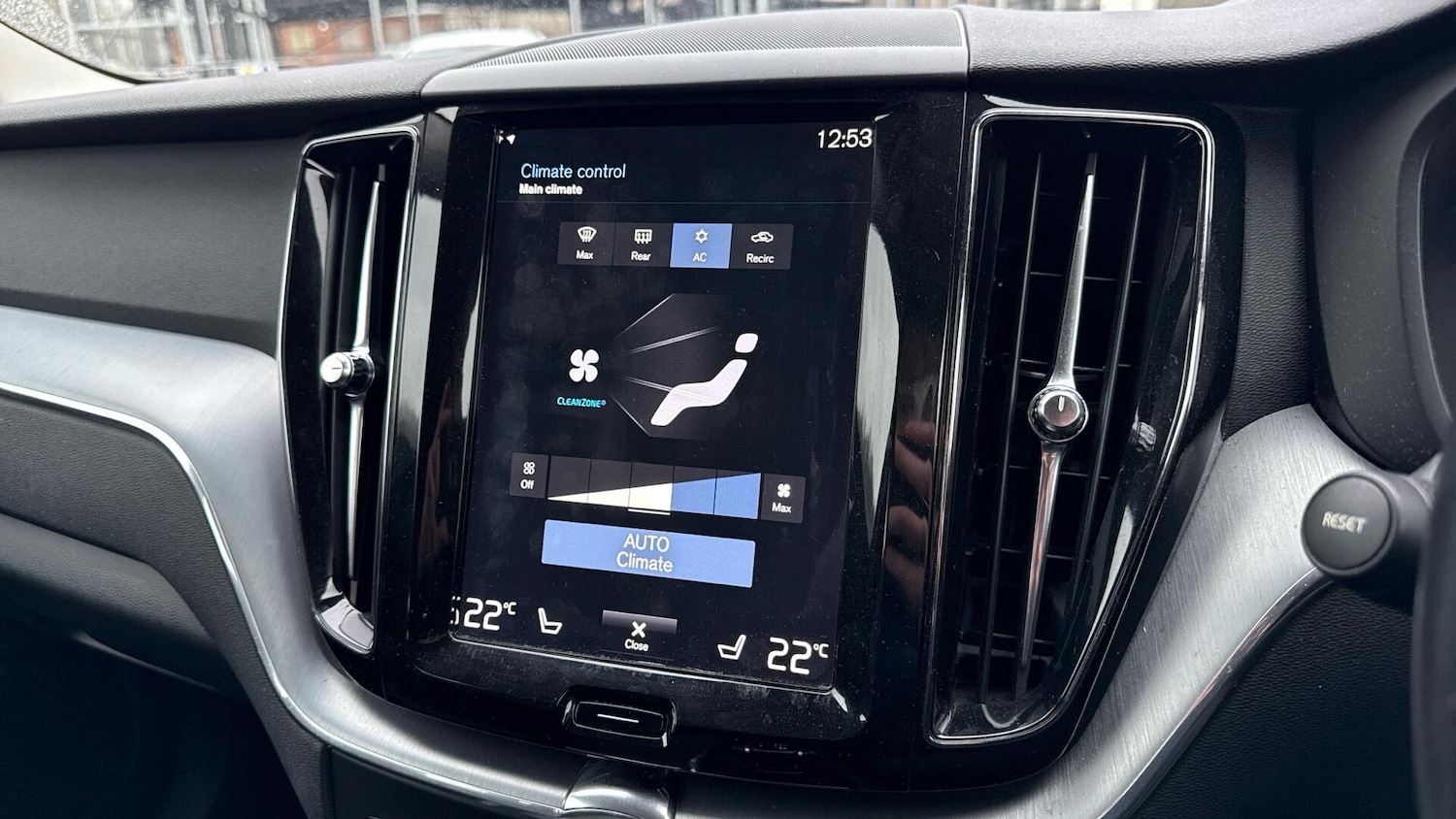 Used Volvo XC60 2018 for sale - 77060414: Photo 15