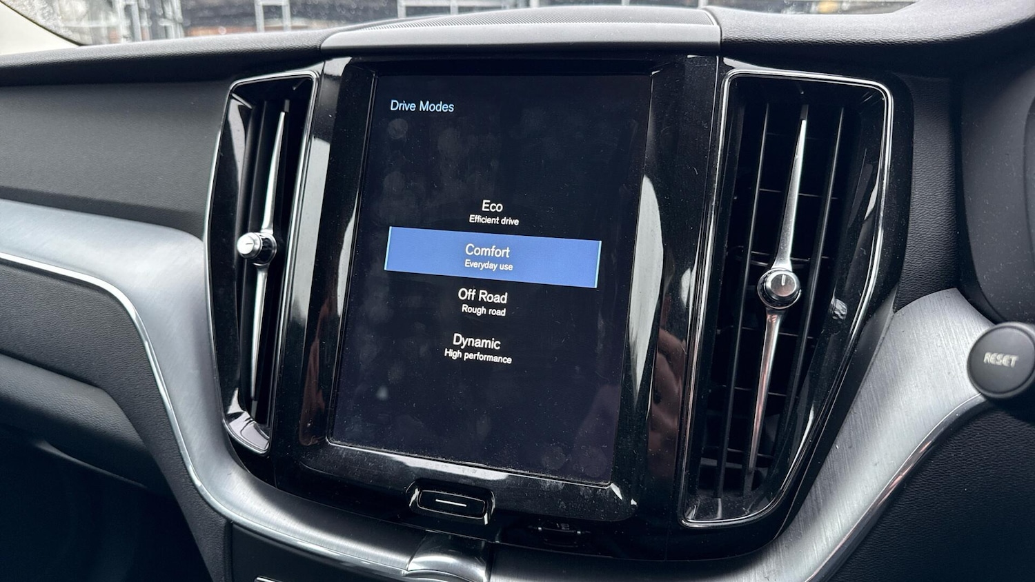 Used Volvo XC60 2018 for sale - 77060414: Photo 32