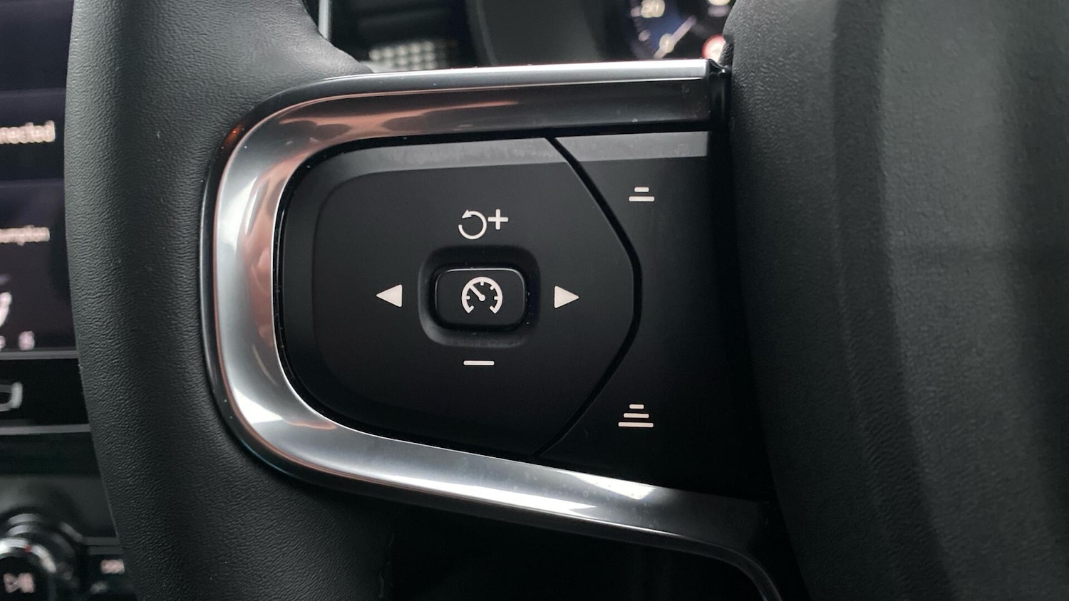 Used Volvo XC40 for sale - 77266943: Photo 21