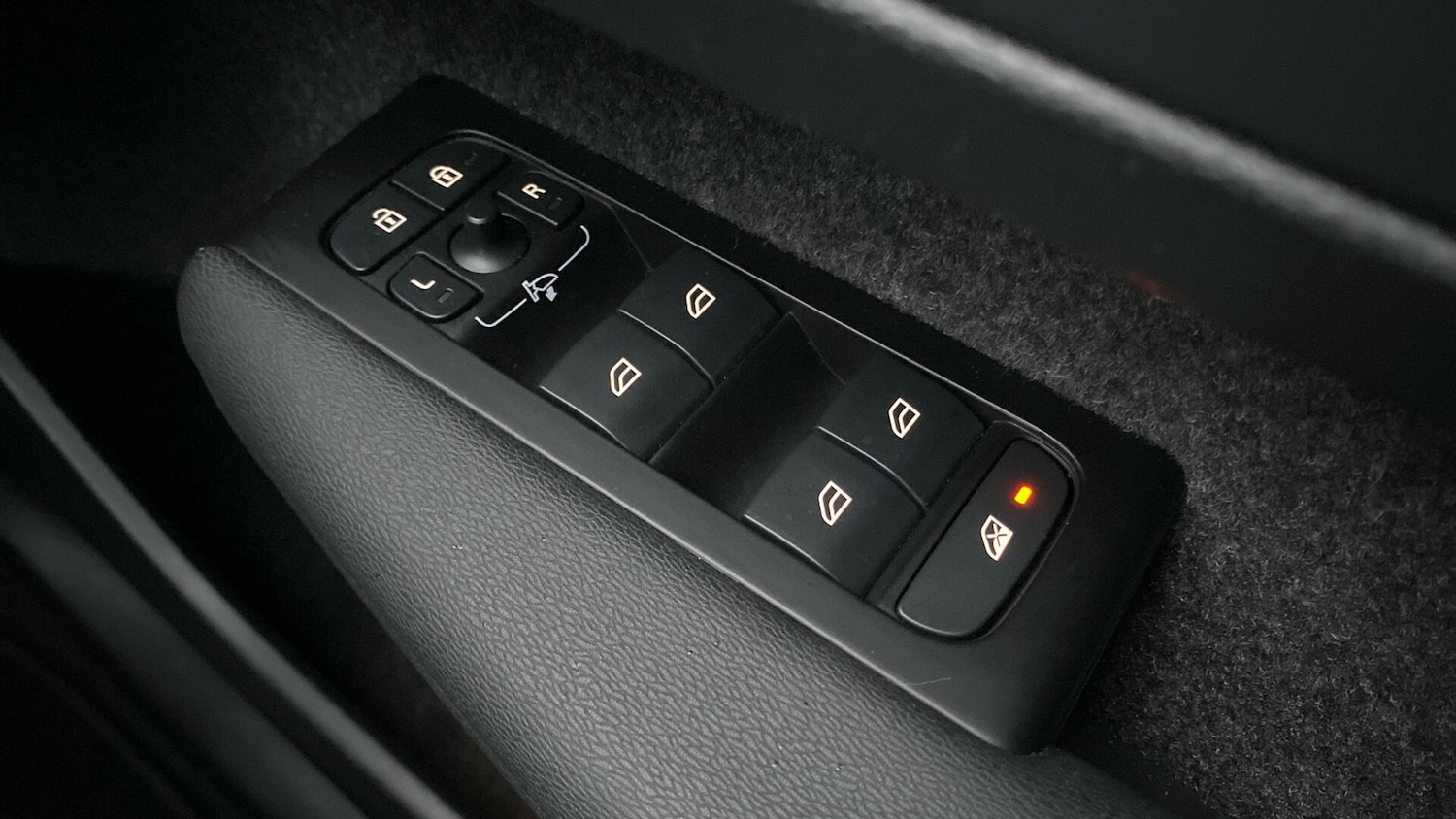 Used Volvo XC40 for sale - 77266943: Photo 24