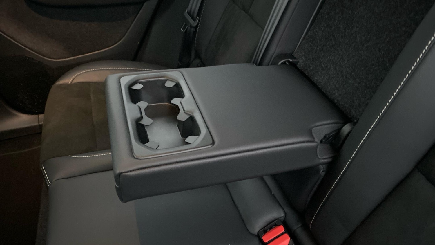 Used Volvo XC40 for sale - 77266943: Photo 30