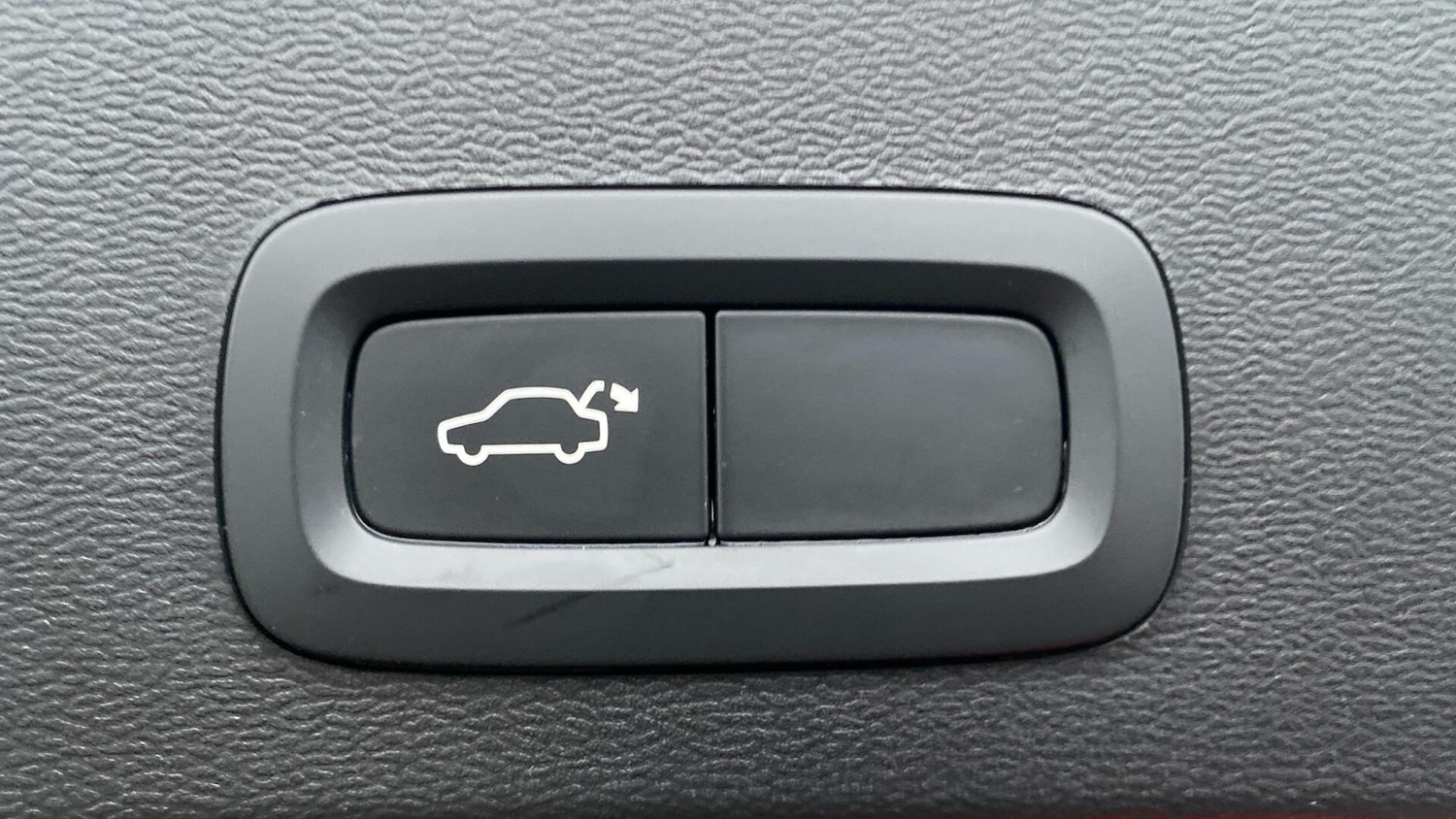 Used Volvo XC40 for sale - 77266943: Photo 31