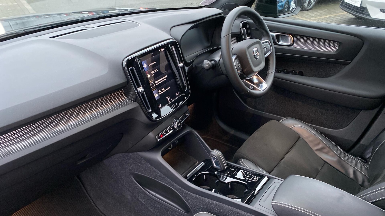 Used Volvo XC40 for sale - 77266943: Photo 35