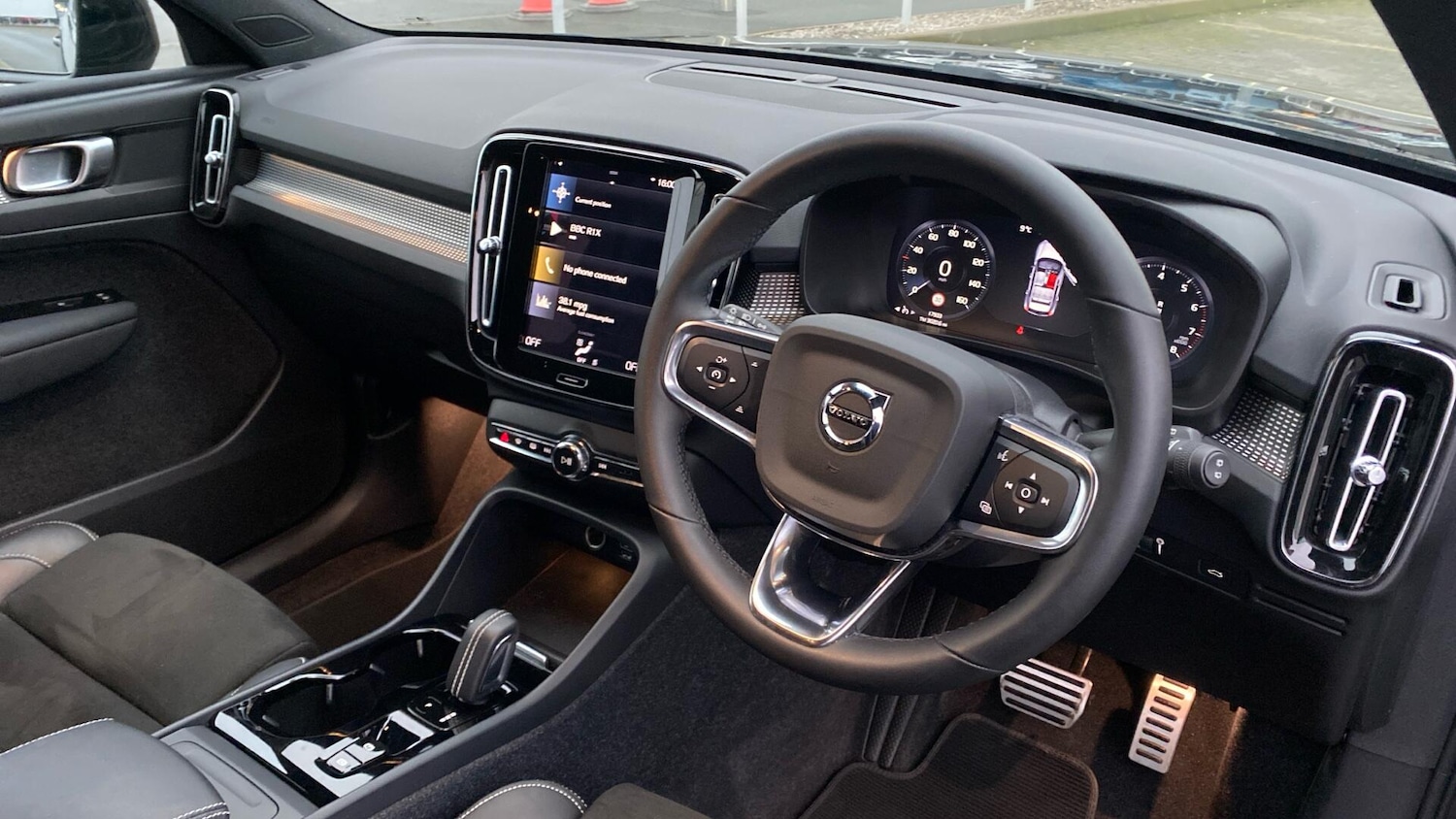 Used Volvo XC40 for sale - 77266943: Photo 4