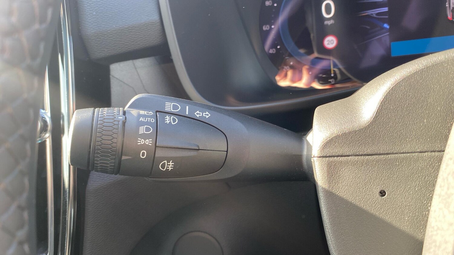 Used Volvo C40 2022 for sale - 77695398: Photo 15