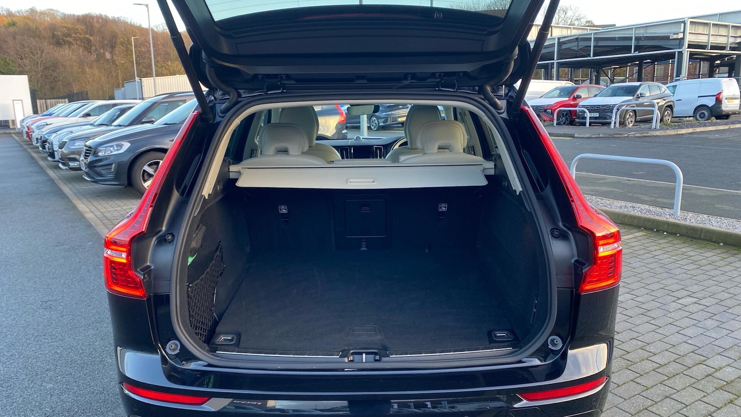 Used Volvo XC60 2025 for sale - 76823860: Photo 13