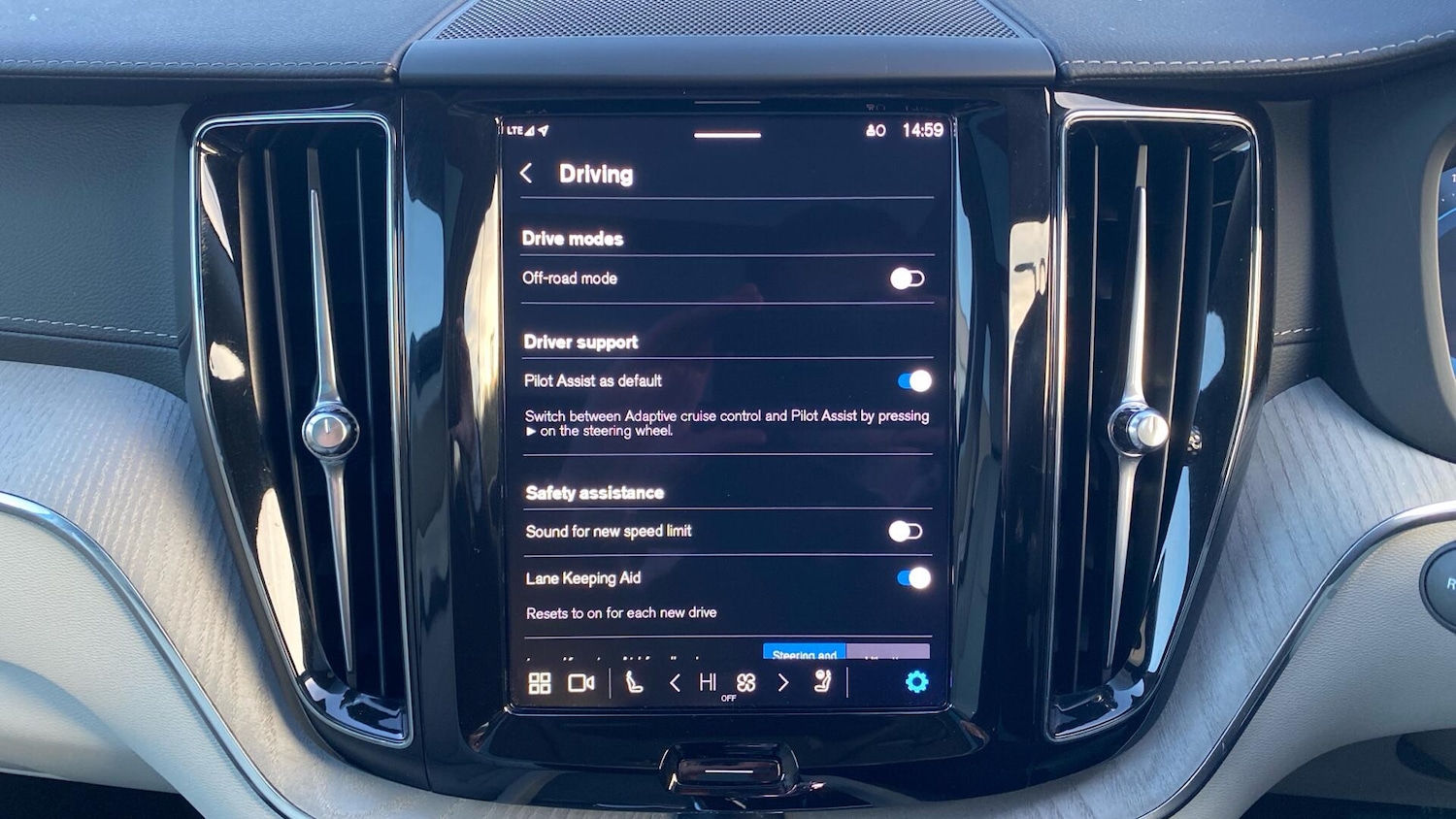 Used Volvo XC60 2025 for sale - 76823860: Photo 16