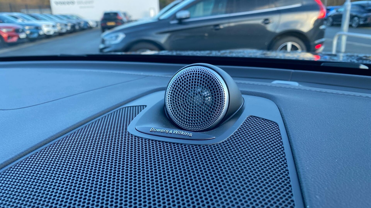 Used Volvo XC60 2025 for sale - 76823860: Photo 25