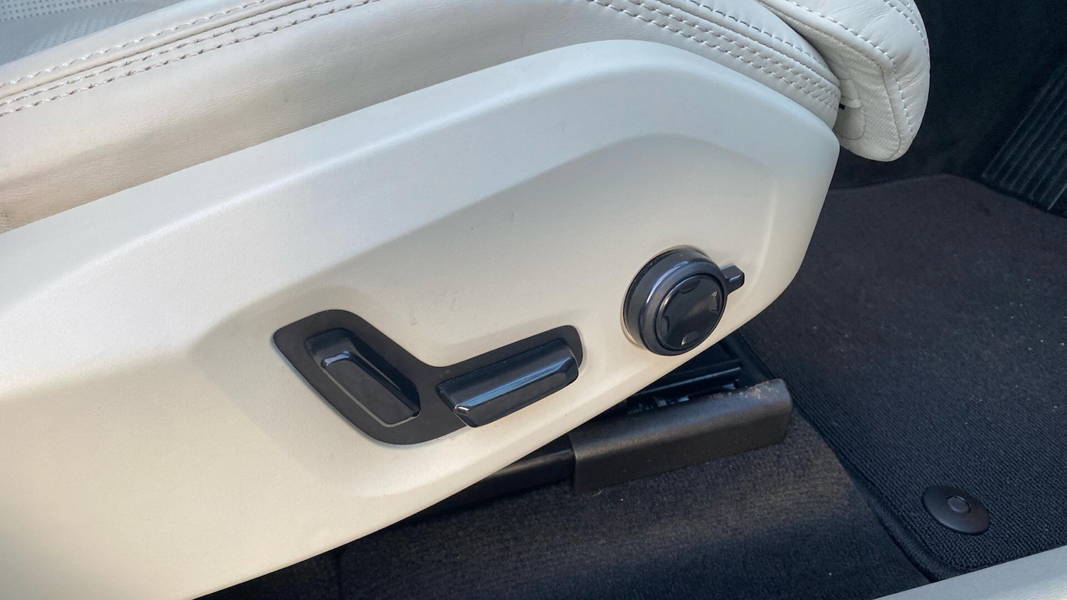 Used Volvo XC60 2025 for sale - 76823860: Photo 30