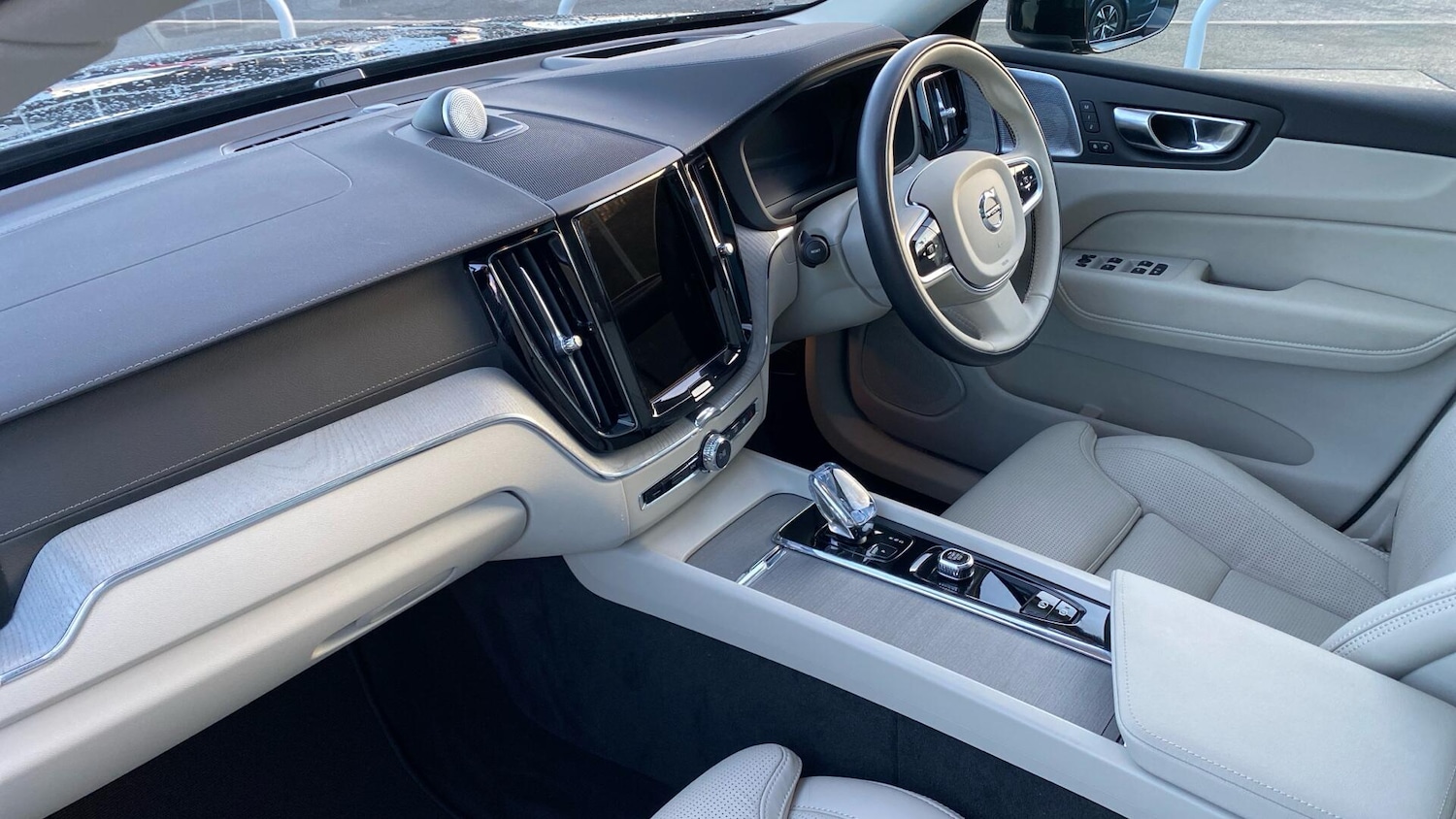 Used Volvo XC60 2025 for sale - 76823860: Photo 40