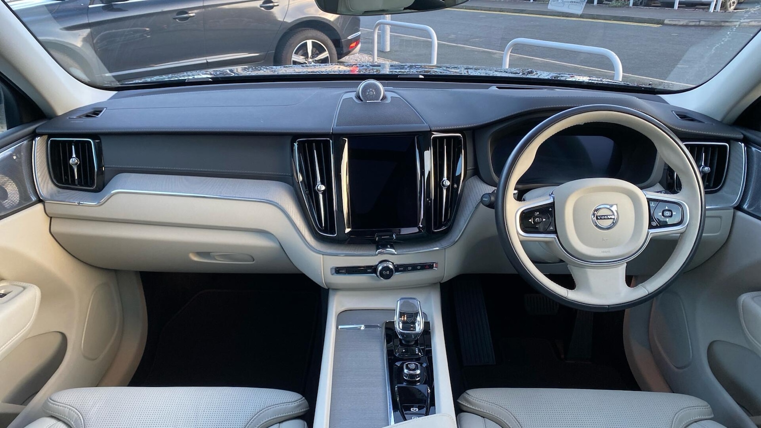 Used Volvo XC60 2025 for sale - 76823860: Photo 5