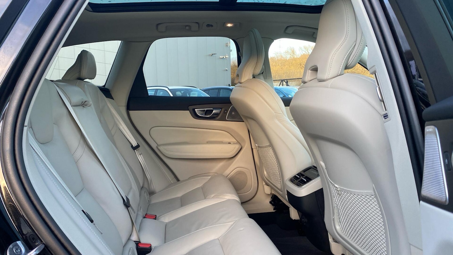 Used Volvo XC60 2025 for sale - 76823860: Photo 6