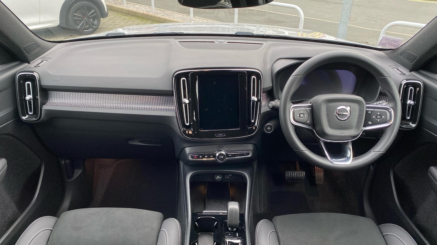 Used Volvo XC40 2023 for sale - 77081405: Photo 11