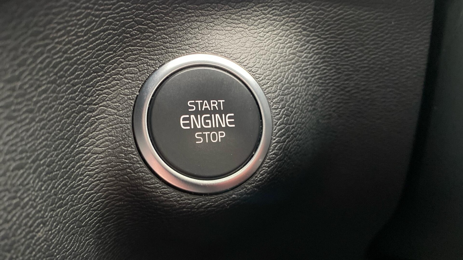 Used Volvo XC40 2023 for sale - 77081405: Photo 20