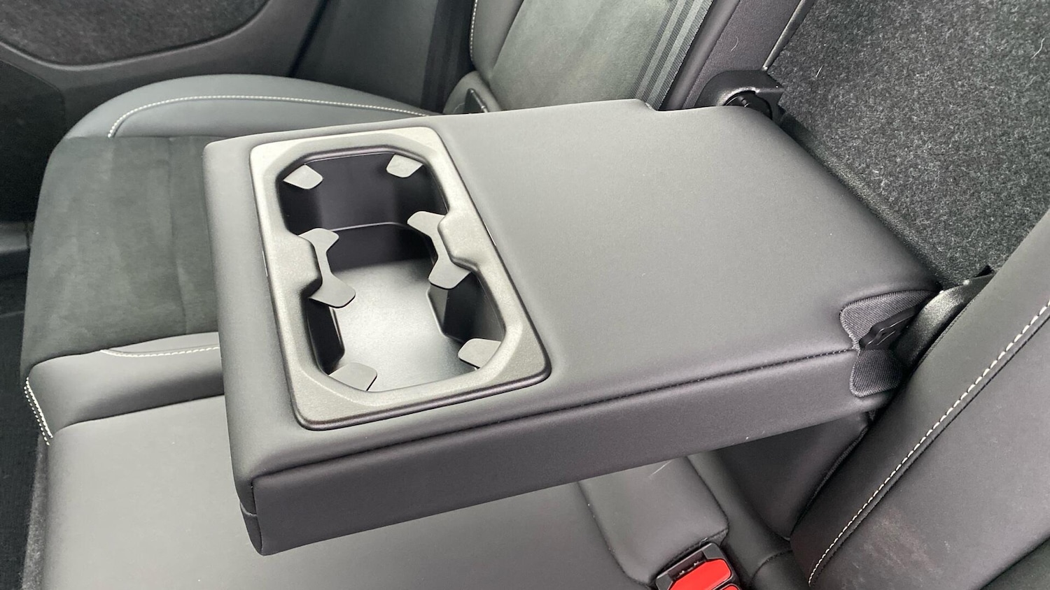 Used Volvo XC40 2023 for sale - 77081405: Photo 23