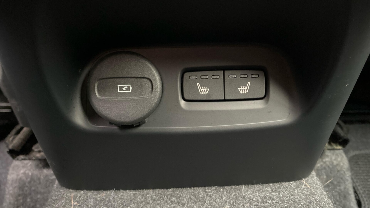 Used Volvo XC40 2023 for sale - 77081405: Photo 25