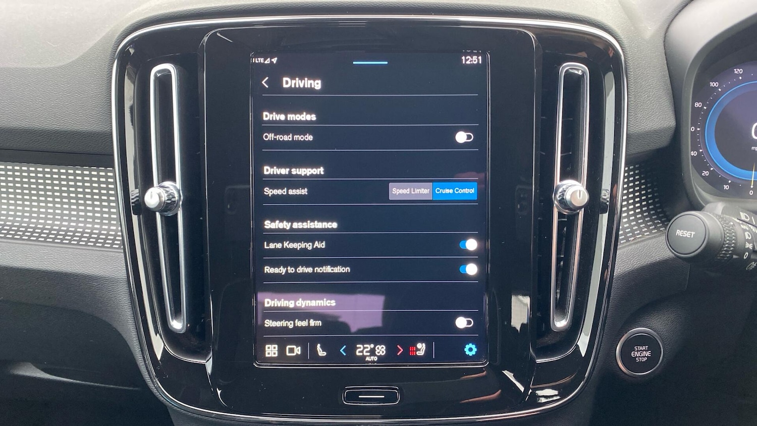 Used Volvo XC40 2023 for sale - 77081405: Photo 29