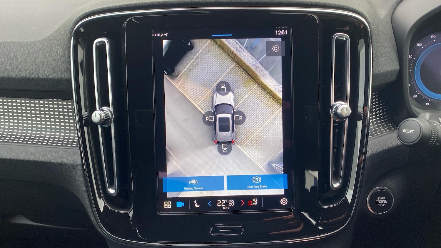 Used Volvo XC40 2023 for sale - 77081405: Photo 33