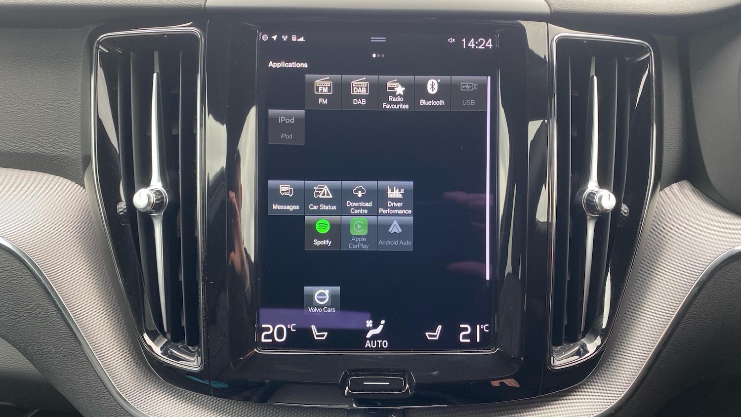 Used Volvo XC60 2020 for sale - 77612668: Photo 16