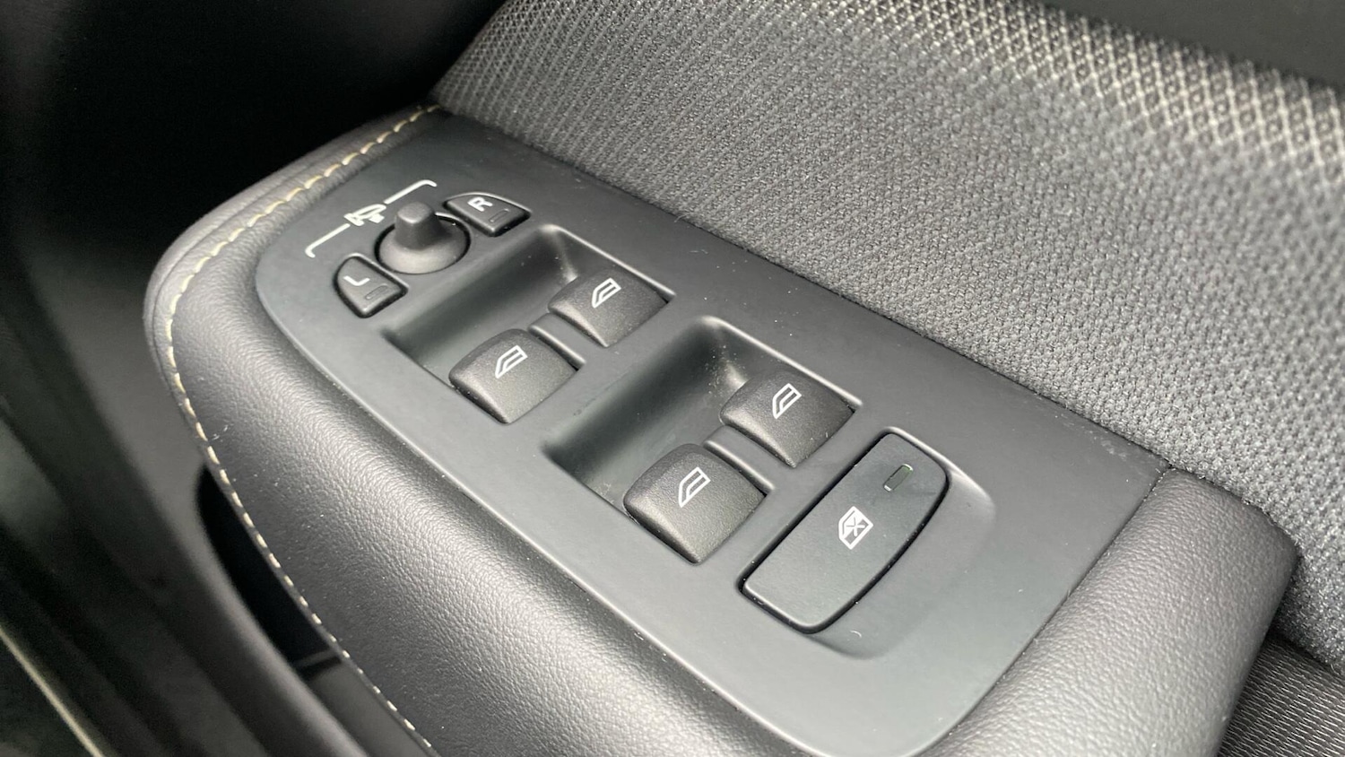 Used Volvo XC60 2020 for sale - 77612668: Photo 24