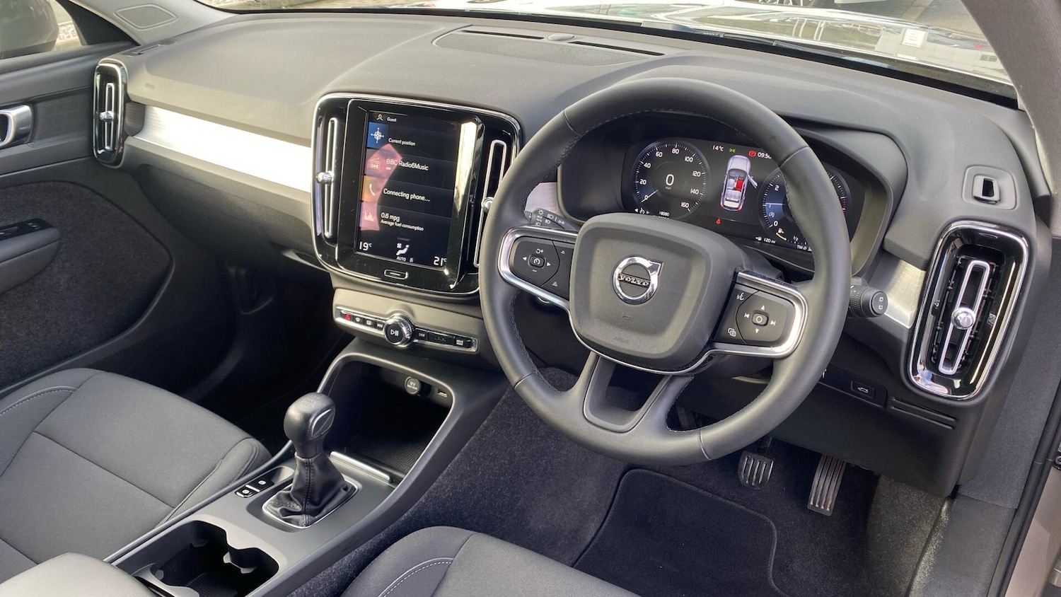 Used Volvo XC40 2022 for sale - 76152683: Photo 5