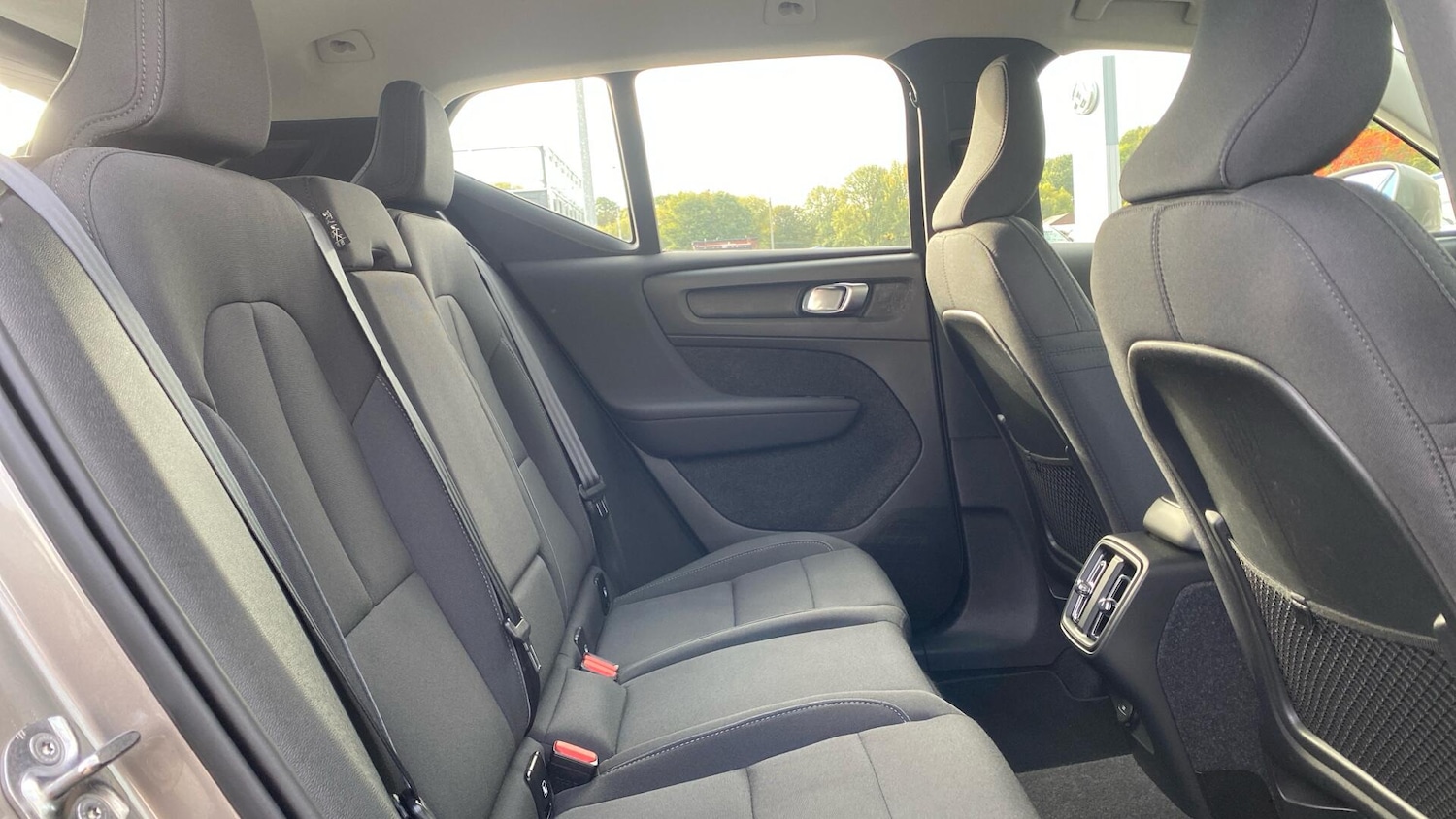 Used Volvo XC40 2022 for sale - 76152683: Photo 7