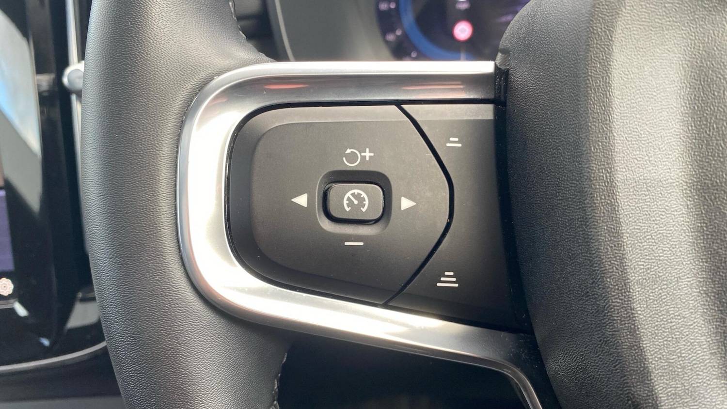 Used Volvo XC40 2024 for sale - 76592212: Photo 22