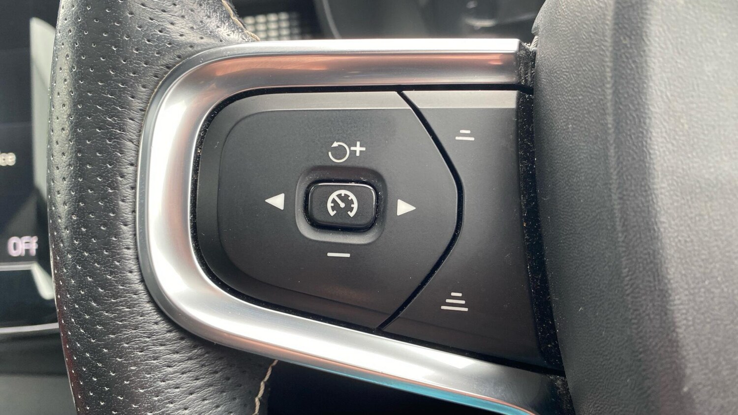 Used Volvo XC40 2018 for sale - 77853012: Photo 15