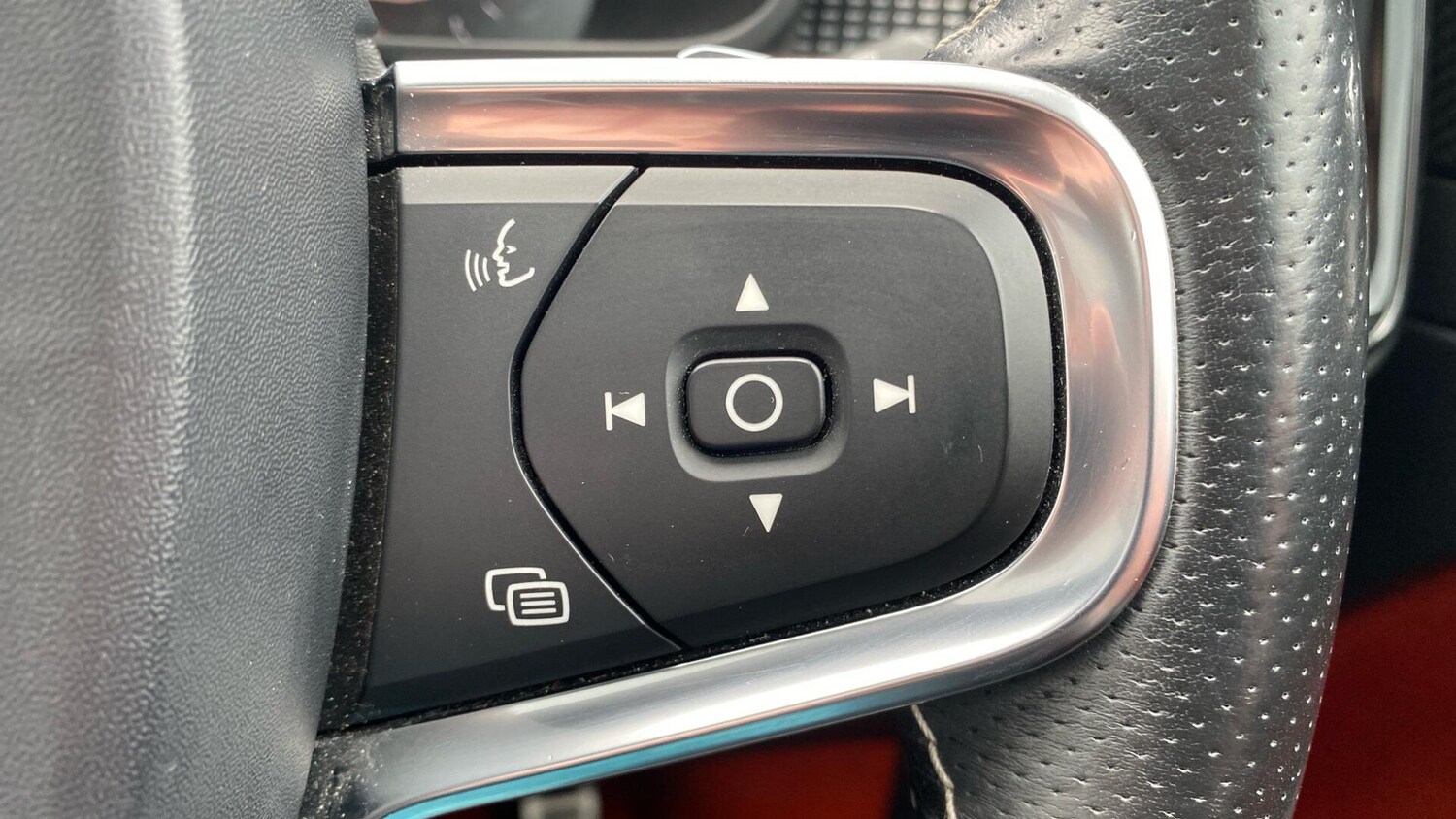 Used Volvo XC40 2018 for sale - 77853012: Photo 16