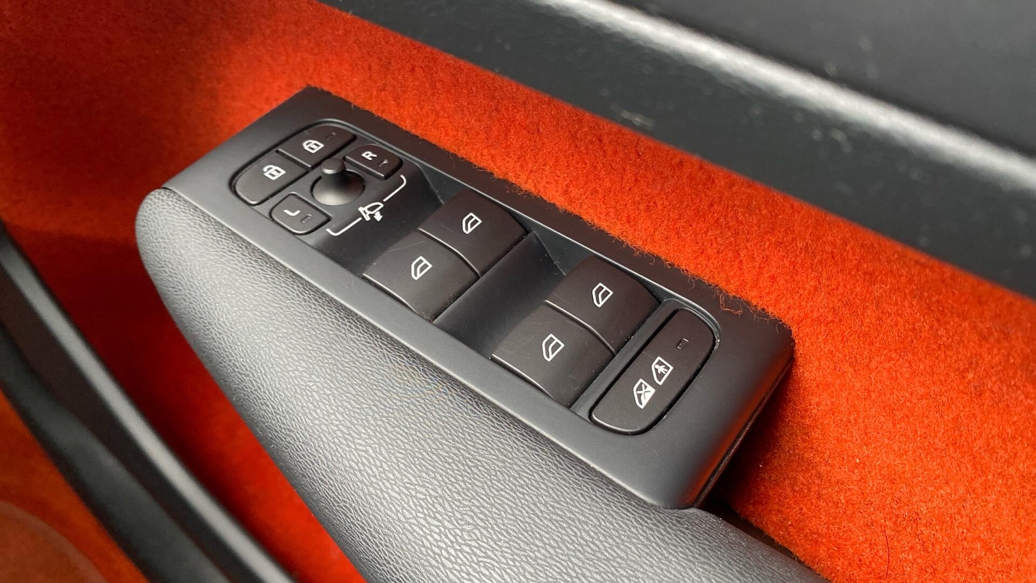 Used Volvo XC40 2018 for sale - 77853012: Photo 18